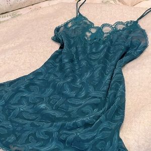 Green négligée•Elegant lingerie